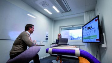 eon-offices-sweeden-meeting-room-lighting