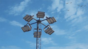 Trelleborgs Hamn är en stor hamn som kräver kraftfull belysning dygnet runt, i en påfrestande miljö med fokus på energieffektivitet och miljö