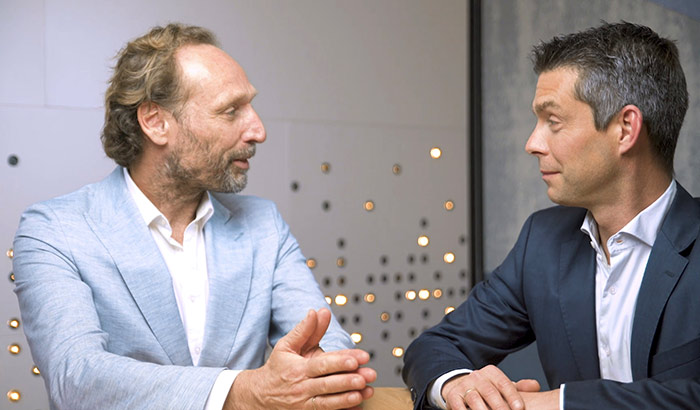 Driving innovation in cities with a multi-master standard