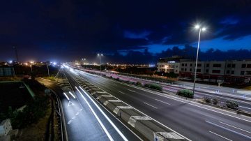 Soluciones de iluminación para el transporte: Autopistas, túneles, aeropuertos y puertos