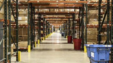 Éclairage connecté. Logistique intégrée