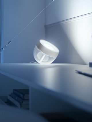 壁に光を投影する