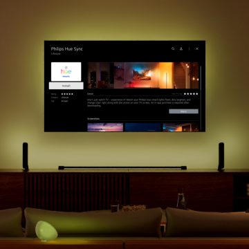 Oturma odasındaki TV'de Philips Hue Sync TV uygulaması ekranı